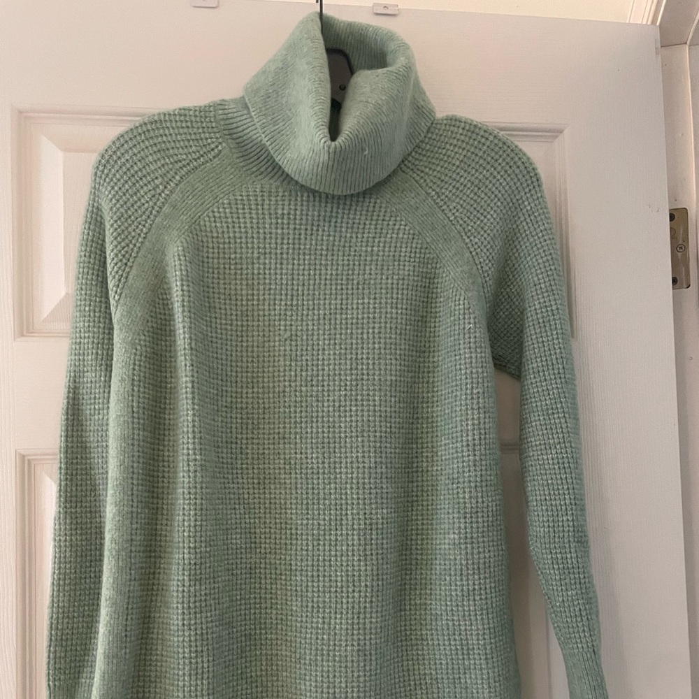 Women’s LOFT turtleneck sweater only